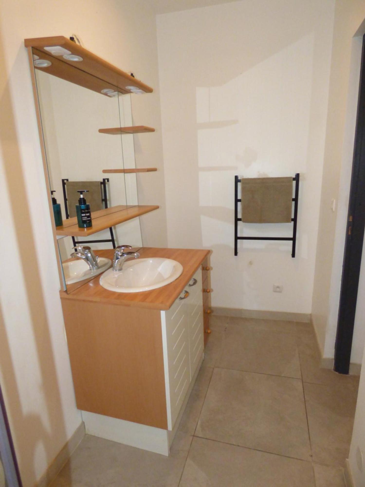Le Patio: Charming 3-Star Residence in Beziers City Center Exterior photo